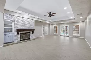 6606 Canalview Dr, Arlington, TX 76016 - Photo 7