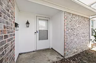 125 Roundtree Dr, Crowley, TX 76036 - Photo 3