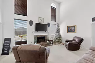 1113 Highland Station Dr, Saginaw, TX 76131 - Photo 9