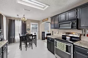 1113 Highland Station Dr, Saginaw, TX 76131 - Photo 13