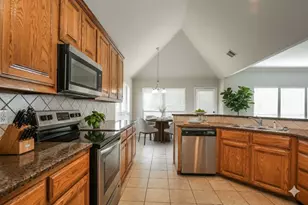 1921 Bay Laurel Dr, Weatherford, TX 76086 - Photo 3