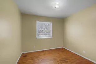 1921 Meadow Ln, Arlington, TX 76010 - Photo 19