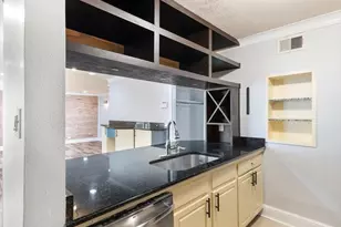 5915 E University Blvd, Dallas, TX 75206 - Photo 17