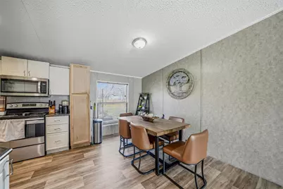 1618 Lands End Street, Granbury, TX 76048 - Photo 9