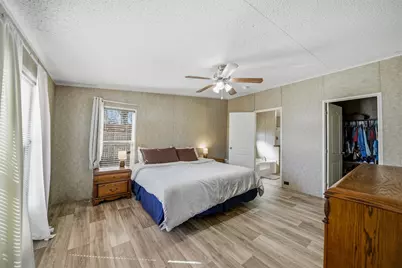 1618 Lands End Street, Granbury, TX 76048 - Photo 13