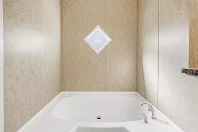 1618 Lands End Street, Granbury, TX 76048 - Photo 17