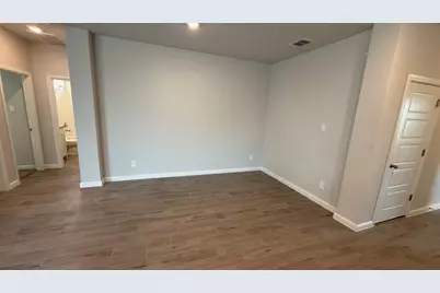 1960 Preakness Drive, Granbury, TX 76049 - Photo 3