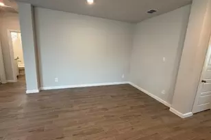 1960 Preakness Dr, Granbury, TX 76049 - Photo 3