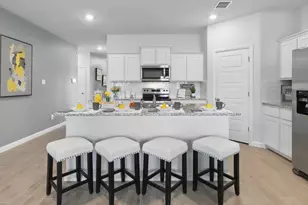 1913 Preakness Dr, Granbury, TX 76049 - Photo 3