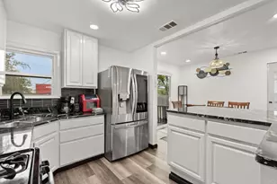 615 Circle Dr, Arlington, TX 76010 - Photo 11