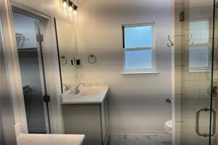 201 E 6th St, McGregor, TX 76657 - Photo 11