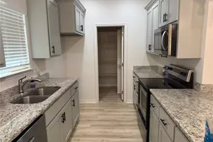 201 E 6th St, McGregor, TX 76657 - Photo 5