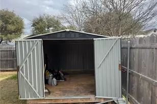 201 E 6th St, McGregor, TX 76657 - Photo 19