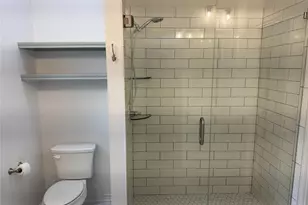 201 E 6th St, McGregor, TX 76657 - Photo 9