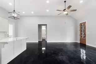 535 E Fairview St, Blossom, TX 75416 - Photo 11