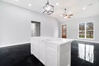 535 E Fairview St, Blossom, TX 75416 - Photo 9