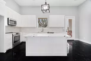 535 E Fairview St, Blossom, TX 75416 - Photo 7