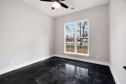 535 E Fairview St, Blossom, TX 75416 - Photo 17