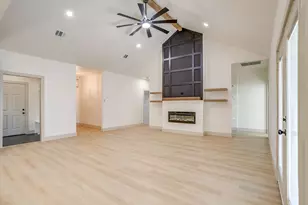 725 Haynie Dr, Runaway Bay, TX 76426 - Photo 13