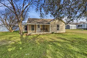 604 N Pecan Ave, Hubbard, TX 76648 - Photo 1