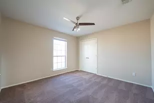 1724 Gentry St, Lancaster, TX 75134 - Photo 9