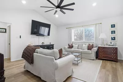 908 Darnell Avenue, Benbrook, TX 76126 - Photo 5