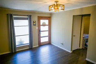 325 Clary Dr, Mesquite, TX 75149 - Photo 3