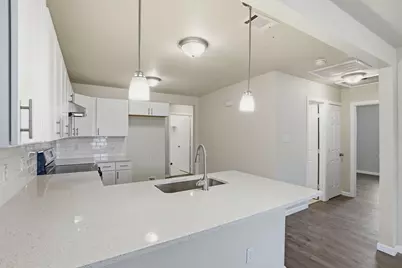 816 Bradley Street, Fort Worth, TX 76103 - Photo 5
