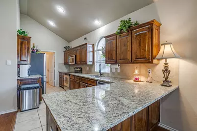 729 W Bend Boulevard, Burleson, TX 76028 - Photo 7