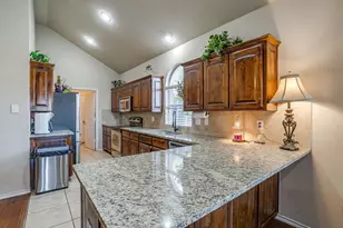 729 W Bend Blvd, Burleson, TX 76028 - Photo 7