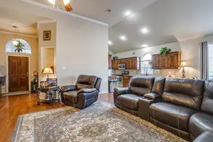 729 W Bend Blvd, Burleson, TX 76028 - Photo 15