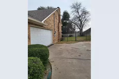 1905 Libby Lane, Grand Prairie, TX 75050 - Photo 23