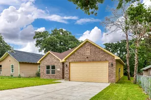 2621 Canton Dr, Fort Worth, TX 76112 - Photo 35