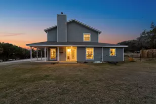 4600 Hunters Glen Ct, Granbury, TX 76048 - Photo 3
