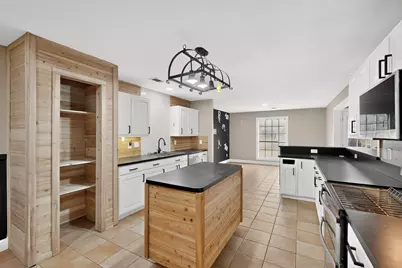 4600 Hunters Glen Court, Granbury, TX 76048 - Photo 11