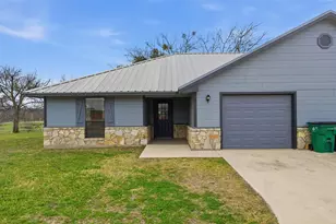 710 Erath St, Meridian, TX 76665 - Photo 3