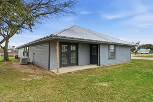 710 Erath St, Meridian, TX 76665 - Photo 19