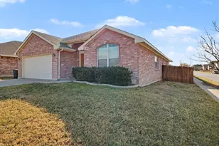 2433 Forest Creek Dr, Fort Worth, TX 76123 - Photo 5