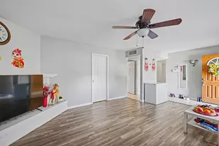 820 Levelland Dr, Arlington, TX 76017 - Photo 9