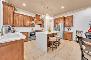 2400 Vineyard Dr, Granbury, TX 76048 - Photo 5