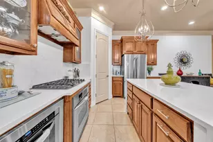 2400 Vineyard Dr, Granbury, TX 76048 - Photo 7