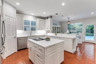 8931 Club Creek Cir, Dallas, TX 75238 - Photo 19