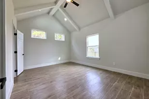 2507 Lakeridge Dr, Granbury, TX 76048 - Photo 11