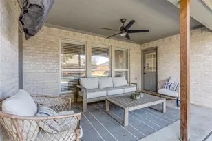 1048 Roundrock Dr, Saginaw, TX 76179 - Photo 23