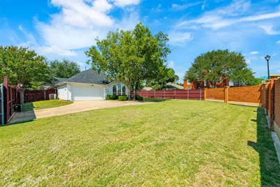 1253 Hershey Lane, Lewisville, TX 75077 - Photo 19