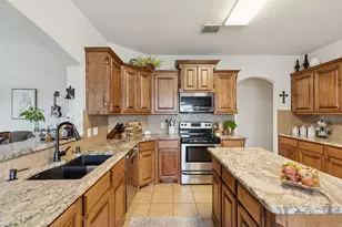 6806 Bear Ln, Greenville, TX 75402 - Photo 5