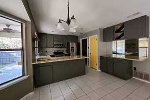 3920 Woodruff Ct, Arlington, TX 76017 - Photo 9