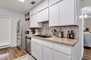 304 Sundown Ct, Burleson, TX 76028 - Photo 9