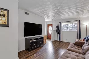 304 Sundown Ct, Burleson, TX 76028 - Photo 3