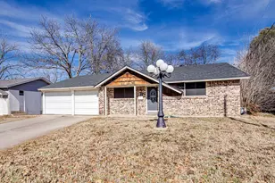 304 Sundown Ct, Burleson, TX 76028 - Photo 1